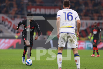 2021-10-16 - Rafael Leao of AC Milan in action during the Serie A 2021/22 football match between AC Milan and Hellas Verona FC at Giuseppe Meazza Stadium, Milan, Italy on October 16, 2021 - AC MILAN VS HELLAS VERONA FC - ITALIAN SERIE A - SOCCER