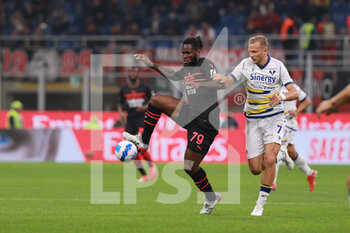 2021-10-16 - Franck Kessie of AC Milan fights for the ball against Antonin Barak of Hellas Verona FC during the Serie A 2021/22 football match between AC Milan and Hellas Verona FC at Giuseppe Meazza Stadium, Milan, Italy on October 16, 2021 - AC MILAN VS HELLAS VERONA FC - ITALIAN SERIE A - SOCCER
