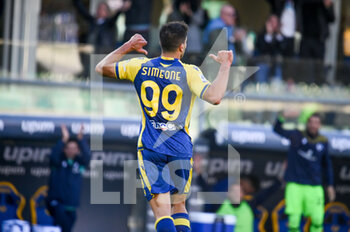 2021-10-24 - Giovanni Simeoni (Verona) celebrates after scoring a goal 2-0 - HELLAS VERONA FC VS SS LAZIO - ITALIAN SERIE A - SOCCER