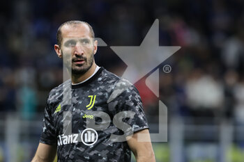 2021-10-24 - Giorgio Chiellini of Juventus FC warms up during the Serie A 2021/22 football match between FC Internazionale and Juventus FC at Giuseppe Meazza Stadium, Milan, Italy on October 24, 2021 - INTER - FC INTERNAZIONALE VS JUVENTUS FC - ITALIAN SERIE A - SOCCER