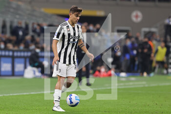 2021-10-24 - Paulo Dybala of Juventus FC in action during the Serie A 2021/22 football match between FC Internazionale and Juventus FC at Giuseppe Meazza Stadium, Milan, Italy on October 24, 2021 - INTER - FC INTERNAZIONALE VS JUVENTUS FC - ITALIAN SERIE A - SOCCER