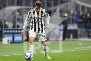 2021-10-24 - Federico Chiesa of Juventus FC in action during the Serie A 2021/22 football match between FC Internazionale and Juventus FC at Giuseppe Meazza Stadium, Milan, Italy on October 24, 2021 - INTER - FC INTERNAZIONALE VS JUVENTUS FC - ITALIAN SERIE A - SOCCER