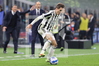 2021-10-24 - Federico Chiesa of Juventus FC in action during the Serie A 2021/22 football match between FC Internazionale and Juventus FC at Giuseppe Meazza Stadium, Milan, Italy on October 24, 2021 - INTER - FC INTERNAZIONALE VS JUVENTUS FC - ITALIAN SERIE A - SOCCER