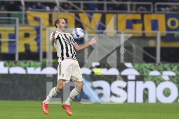 2021-10-24 - Giorgio Chiellini of Juventus FC in action during the Serie A 2021/22 football match between FC Internazionale and Juventus FC at Giuseppe Meazza Stadium, Milan, Italy on October 24, 2021 - INTER - FC INTERNAZIONALE VS JUVENTUS FC - ITALIAN SERIE A - SOCCER