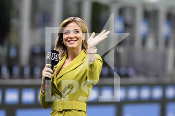 2021-10-24 - Diletta Leotta of DAZN Italia during the Serie A 2021/22 football match between FC Internazionale and Juventus FC at Giuseppe Meazza Stadium, Milan, Italy on October 24, 2021 - INTER - FC INTERNAZIONALE VS JUVENTUS FC - ITALIAN SERIE A - SOCCER