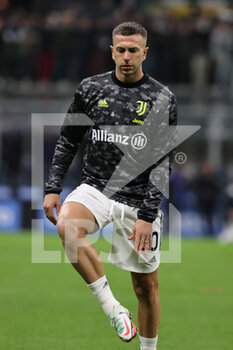 2021-10-24 - Federico Bernardeschi of Juventus FC warms up during the Serie A 2021/22 football match between FC Internazionale and Juventus FC at Giuseppe Meazza Stadium, Milan, Italy on October 24, 2021 - INTER - FC INTERNAZIONALE VS JUVENTUS FC - ITALIAN SERIE A - SOCCER