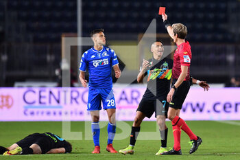 2021-10-27 - Daniele Chiffi (Referee) shows the red card to Samuele Ricci (Empoli) - EMPOLI FC VS INTER - FC INTERNAZIONALE - ITALIAN SERIE A - SOCCER