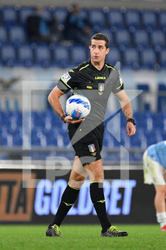 2021-10-27 - Giovanni Ayroldi referee during the  Italian Football Championship League A 2021/2022 match between SS Lazio vs ACF Fiorentina at the Olimpic Stadium in Rome on 27 October 2021. - SS LAZIO VS ACF FIORENTINA - ITALIAN SERIE A - SOCCER