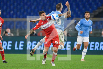 2021-10-27 - Lucas Torreira (ACF Fiorentina) during the  Italian Football Championship League A 2021/2022 match between SS Lazio vs ACF Fiorentina at the Olimpic Stadium in Rome on 27 October 2021. - SS LAZIO VS ACF FIORENTINA - ITALIAN SERIE A - SOCCER