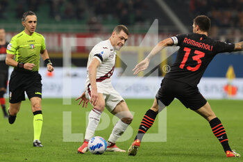2021-10-26 - Andrea Belotti of Torino FC in action  during the Serie A 2021/22 football match between AC Milan and Torino FC at Giuseppe Meazza Stadium, Milan, Italy on October 26, 2021 - AC MILAN VS TORINO FC - ITALIAN SERIE A - SOCCER