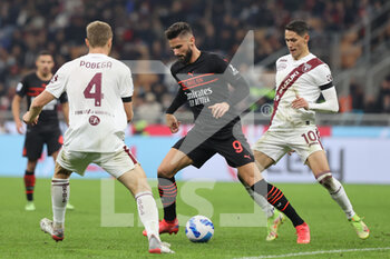 2021-10-26 - Olivier Giroud of AC Milan in action during the Serie A 2021/22 football match between AC Milan and Torino FC at Giuseppe Meazza Stadium, Milan, Italy on October 26, 2021 - AC MILAN VS TORINO FC - ITALIAN SERIE A - SOCCER
