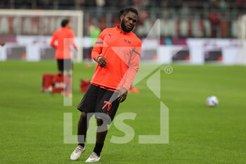 2021-10-26 - Franck Kessie of AC Milan warms up during the Serie A 2021/22 football match between AC Milan and Torino FC at Giuseppe Meazza Stadium, Milan, Italy on October 26, 2021 - AC MILAN VS TORINO FC - ITALIAN SERIE A - SOCCER