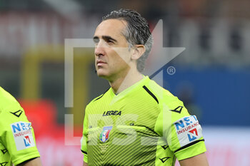 2021-10-26 - Referee Gianluca Aureliano during the Serie A 2021/22 football match between AC Milan and Torino FC at Giuseppe Meazza Stadium, Milan, Italy on October 26, 2021 - AC MILAN VS TORINO FC - ITALIAN SERIE A - SOCCER
