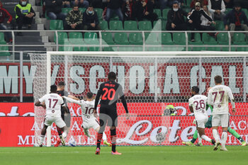 2021-10-26 - Olivier Giroud of AC Milan scores a goal during the Serie A 2021/22 football match between AC Milan and Torino FC at Giuseppe Meazza Stadium, Milan, Italy on October 26, 2021 - AC MILAN VS TORINO FC - ITALIAN SERIE A - SOCCER