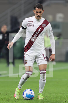 2021-10-26 - Sasa Lukic of Torino FC in action during the Serie A 2021/22 football match between AC Milan and Torino FC at Giuseppe Meazza Stadium, Milan, Italy on October 26, 2021 - AC MILAN VS TORINO FC - ITALIAN SERIE A - SOCCER