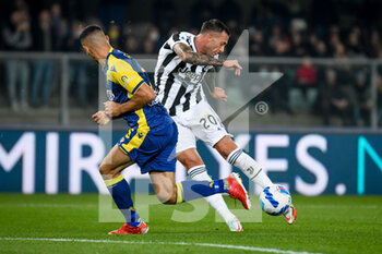 2021-10-30 - Federico Bernardeschi (Juventus) tenta il tiro - HELLAS VERONA FC VS JUVENTUS FC - ITALIAN SERIE A - SOCCER