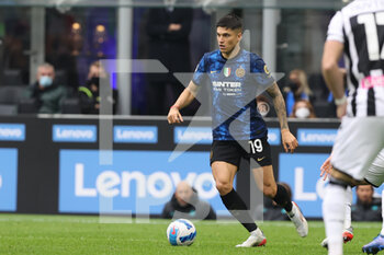 2021-10-31 - Joaquin Correa of FC Internazionale in action during the Serie A 2021/22 football match between FC Internazionale and Udinese Calcio at Giuseppe Meazza Stadium, Milan, Italy on October 31, 2021 - INTER - FC INTERNAZIONALE VS UDINESE CALCIO - ITALIAN SERIE A - SOCCER