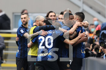 2021-10-31 - Joaquin Correa of FC Internazionale celebrates with his teammates after scoring a goal during the Serie A 2021/22 football match between FC Internazionale and Udinese Calcio at Giuseppe Meazza Stadium, Milan, Italy on October 31, 2021 - INTER - FC INTERNAZIONALE VS UDINESE CALCIO - ITALIAN SERIE A - SOCCER