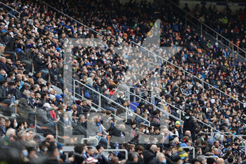 2021-10-31 - Fans attend during the Serie A 2021/22 football match between FC Internazionale and Udinese Calcio at Giuseppe Meazza Stadium, Milan, Italy on October 31, 2021 - INTER - FC INTERNAZIONALE VS UDINESE CALCIO - ITALIAN SERIE A - SOCCER