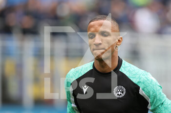 2021-10-31 - Rodrigo Becao of Udinese Calcio warms up during the Serie A 2021/22 football match between FC Internazionale and Udinese Calcio at Giuseppe Meazza Stadium, Milan, Italy on October 31, 2021 - INTER - FC INTERNAZIONALE VS UDINESE CALCIO - ITALIAN SERIE A - SOCCER