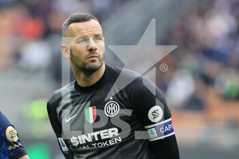 2021-10-31 - Samir Handanovic of FC Internazionale during the Serie A 2021/22 football match between FC Internazionale and Udinese Calcio at Giuseppe Meazza Stadium, Milan, Italy on October 31, 2021 - INTER - FC INTERNAZIONALE VS UDINESE CALCIO - ITALIAN SERIE A - SOCCER