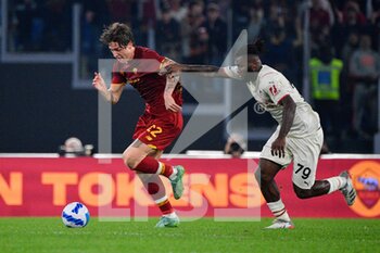 2021-10-31 - Nicolo' Zaniolo (AS Roma) Frank Kessie (AC Milan)  during the  Italian Football Championship League A 2021/2022 match between AS Roma vs AC Milan at the Olimpic Stadium in Rome  on 31 October  2021. - AS ROMA VS AC MILAN - ITALIAN SERIE A - SOCCER