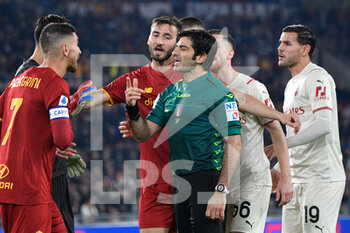 2021-10-31 - Fabio Maresca referee during the  Italian Football Championship League A 2021/2022 match between AS Roma vs AC Milan at the Olimpic Stadium in Rome  on 31 October  2021. - AS ROMA VS AC MILAN - ITALIAN SERIE A - SOCCER