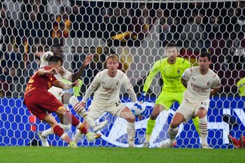 2021-10-31 - Stephan El Shaarawy (AS Roma) goal 1-2 during the  Italian Football Championship League A 2021/2022 match between AS Roma vs AC Milan at the Olimpic Stadium in Rome  on 31 October  2021. - AS ROMA VS AC MILAN - ITALIAN SERIE A - SOCCER