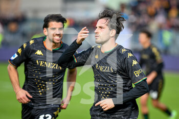 2021-11-07 - Venezia's Mattia Aramu celebrates after scoring a goal - VENEZIA FC VS AS ROMA - ITALIAN SERIE A - SOCCER