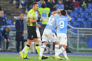 2021-11-20 - ROME, ITALY - November 20 :  Players of SS Lazio gestures after the Referee Marco Guida grants the  penalty  during Italian Serie A soccer match between  SS Lazio and FC Juventus at Stadio Olimpico on November 20,2021  in Rome Italy     - SS LAZIO VS JUVENTUS FC - ITALIAN SERIE A - SOCCER