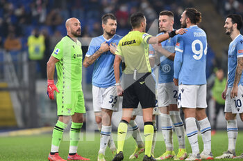 2021-11-20 - ROME, ITALY -  November 20 :  Players  of  SS Lazio  gestures  against  the referee Marco Di Bello during the  Serie A  soccer match between  SS Lazio and FC Juventus Stadio Olimpico on October 27,2021 in Rome, Italy
 - SS LAZIO VS JUVENTUS FC - ITALIAN SERIE A - SOCCER
