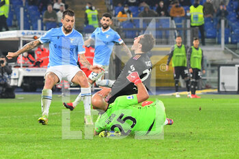 2021-11-20 - ROME, ITALY - November 20 : Goalkeeper Jose’ Manuel Reina of SS Lazio commits a penalty foul on  Federico Chiesa Juventus FC  Italian Serie A soccer match  between  SS Lazio and FC Juventus Stadio Olimpico on November 20,2021 in Rome Italy - SS LAZIO VS JUVENTUS FC - ITALIAN SERIE A - SOCCER