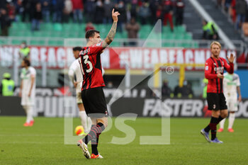 2021-11-28 - Alessio Romagnoli of AC Milan celebrates after scoring a goal during the Serie A 2021/22 football match between AC Milan and US Sassuolo at Giuseppe Meazza Stadium, Milan, Italy on November 28, 2021 - AC MILAN VS US SASSUOLO - ITALIAN SERIE A - SOCCER