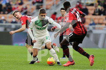 2021-11-28 - Domenico Berardi of US Sassuolo in action during the Serie A 2021/22 football match between AC Milan and US Sassuolo at Giuseppe Meazza Stadium, Milan, Italy on November 28, 2021 - AC MILAN VS US SASSUOLO - ITALIAN SERIE A - SOCCER