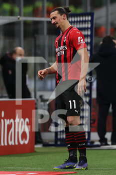 2021-11-28 - Zlatan Ibrahimovic of AC Milan during the Serie A 2021/22 football match between AC Milan and US Sassuolo at Giuseppe Meazza Stadium, Milan, Italy on November 28, 2021 - AC MILAN VS US SASSUOLO - ITALIAN SERIE A - SOCCER