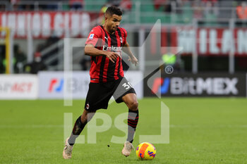 2021-11-28 - Junior Messias of AC Milan in action during the Serie A 2021/22 football match between AC Milan and US Sassuolo at Giuseppe Meazza Stadium, Milan, Italy on November 28, 2021 - AC MILAN VS US SASSUOLO - ITALIAN SERIE A - SOCCER