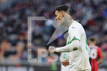 2021-11-28 - Gianluca Scamacca of US Sassuolo reacts during the Serie A 2021/22 football match between AC Milan and US Sassuolo at Giuseppe Meazza Stadium, Milan, Italy on November 28, 2021 - AC MILAN VS US SASSUOLO - ITALIAN SERIE A - SOCCER