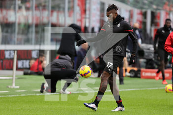 2021-11-28 - Rafael Leao of AC Milan warms up during the Serie A 2021/22 football match between AC Milan and US Sassuolo at Giuseppe Meazza Stadium, Milan, Italy on November 28, 2021 - AC MILAN VS US SASSUOLO - ITALIAN SERIE A - SOCCER
