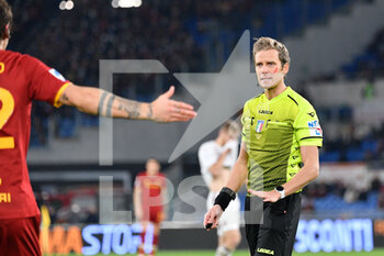 2021-11-28 - Daniele Chiffi referee during the  Italian Football Championship League A 2021/2022 match between AS Roma vs Torino FC at the Olimpic Stadium in Rome  on 28 November  2021. - AS ROMA VS TORINO FC - ITALIAN SERIE A - SOCCER