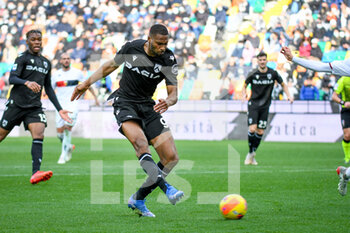 2021-11-28 - Norberto Bercique Gomes Betuncal (Udinese) tries to score a goal - UDINESE CALCIO VS GENOA CFC - ITALIAN SERIE A - SOCCER
