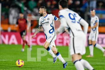 2021-11-27 - Inter’s Alexis Sanchez in action - VENEZIA FC VS INTER - FC INTERNAZIONALE - ITALIAN SERIE A - SOCCER