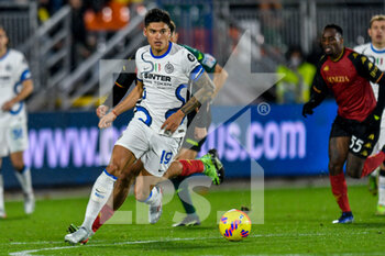 2021-11-27 - Inter’s Joaquin Correa  portrait in action - VENEZIA FC VS INTER - FC INTERNAZIONALE - ITALIAN SERIE A - SOCCER