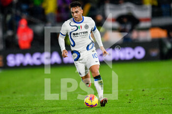 2021-11-27 - Inter’s Lautaro Martinez  portrait in action - VENEZIA FC VS INTER - FC INTERNAZIONALE - ITALIAN SERIE A - SOCCER