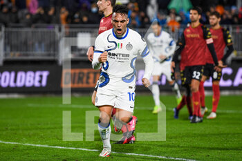 2021-11-27 - Inter’s Lautaro Martinez celebrates after scoring a goal  0-2 - VENEZIA FC VS INTER - FC INTERNAZIONALE - ITALIAN SERIE A - SOCCER