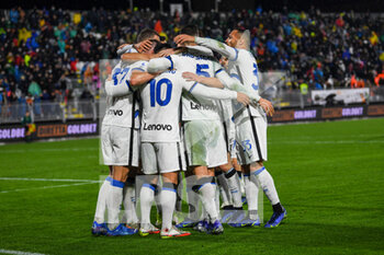 2021-11-27 - Inter FC celebrates after scoring a goal  0-2 - VENEZIA FC VS INTER - FC INTERNAZIONALE - ITALIAN SERIE A - SOCCER
