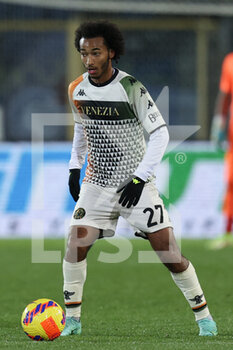 2021-11-30 - Gianluca Busio (Venezia FC) in action - ATALANTA BC VS VENEZIA FC - ITALIAN SERIE A - SOCCER