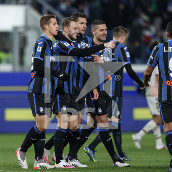 2021-11-30 - Teun Koopmeiners (Atalanta Bergamasca Calcio) celebrates with his teammates after scoring his side’s third goal - ATALANTA BC VS VENEZIA FC - ITALIAN SERIE A - SOCCER
