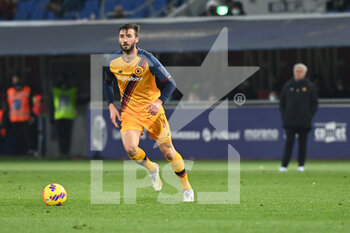2021-12-01 - Bryan Cristante in action - BOLOGNA FC VS AS ROMA - ITALIAN SERIE A - SOCCER