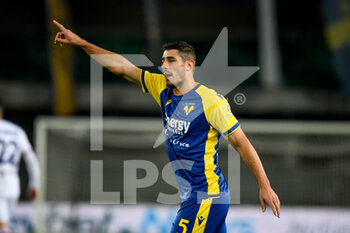 2021-11-30 - Davide Faraoni (Verona) gestures - HELLAS VERONA FC VS CAGLIARI CALCIO - ITALIAN SERIE A - SOCCER