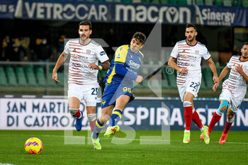 2021-11-30 - Giovanni Simeoni (Verona) tries to score a goal - HELLAS VERONA FC VS CAGLIARI CALCIO - ITALIAN SERIE A - SOCCER